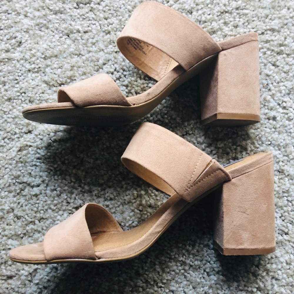 ✨Like New Steve Madden Tan Mules with straps